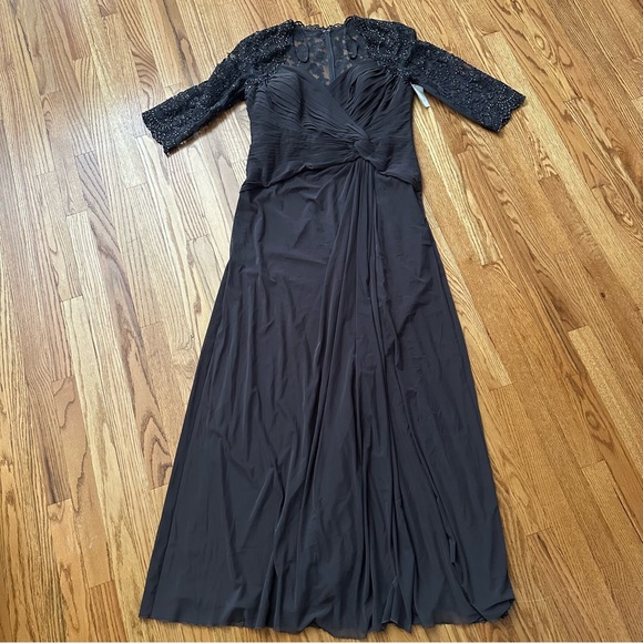 La Femme Ruched Twist Column Gown size 14 - Picture 3 of 9